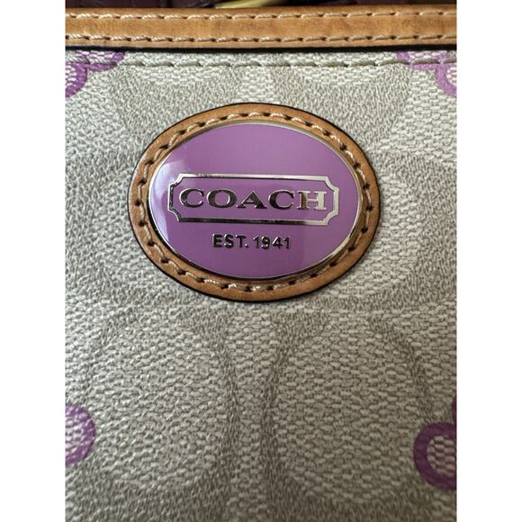 Coach Peyton Clover Signature Accordion zip around wallet canvas & leather - Picture 10 of 11